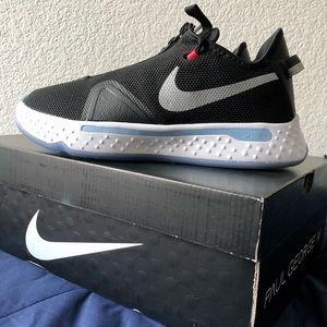 Like new Nike PG4 Basketball Sneakers